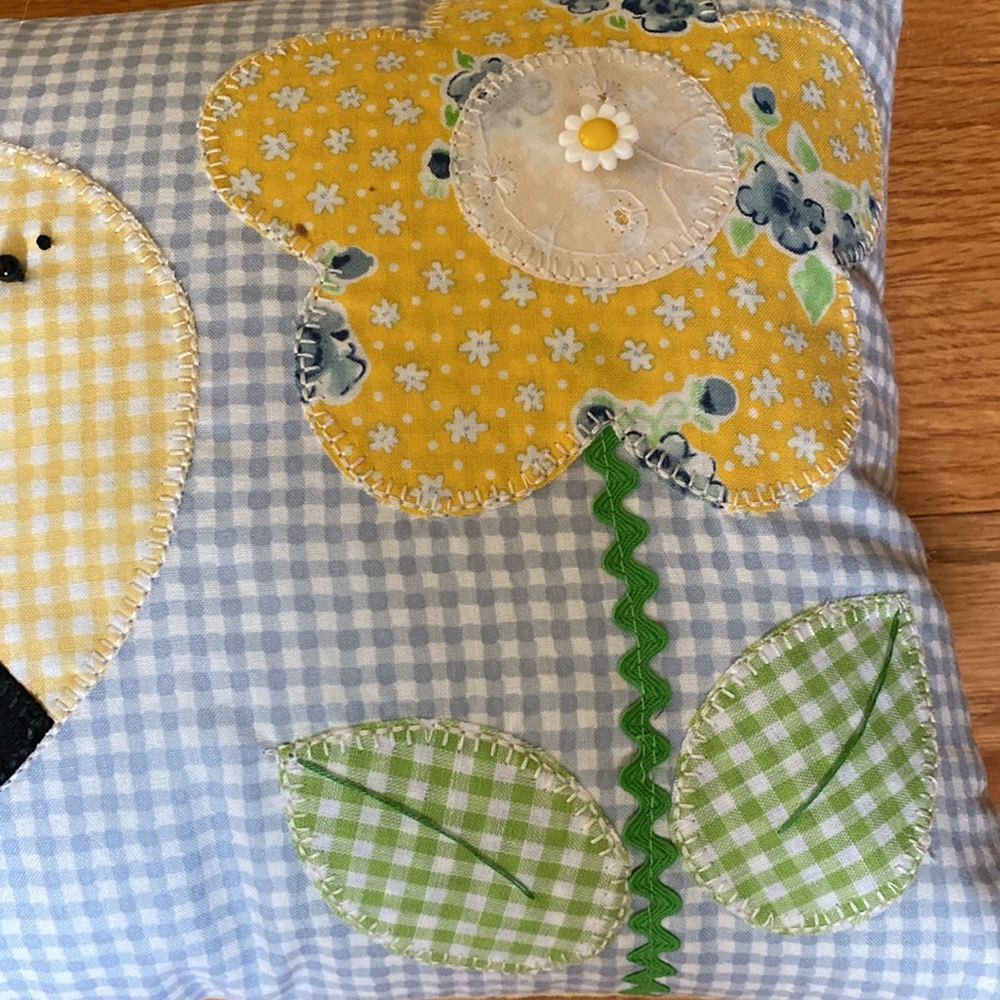 Handmade Appliqué Pillow 13”x 10” NWOT - Picture 3 of 10